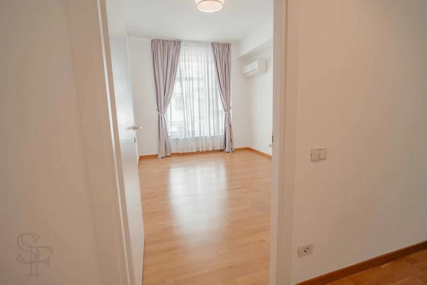 Laguna Residence 4 camere cu terasa si parcare