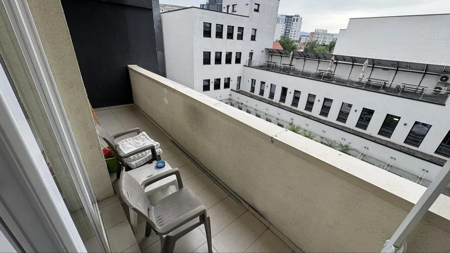 Apartament de 2 camere, semi-decomandat, zona centrala