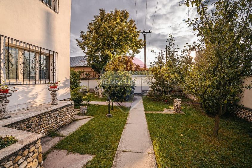 DE VANZARE Casă-muzeu în Răzvad | Reședință unică, 391 mp - 40