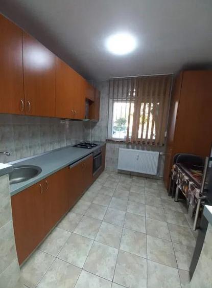 Garsoniera,Vitan,Auchan,bl.1980,MIXT,reabilitat,parter/10,DECOMANDATA,Amenajata