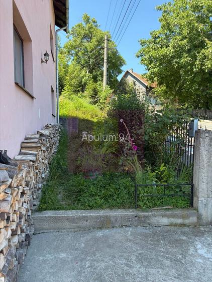 Casa de vanzare cu 4 camere in Comarnic - 32