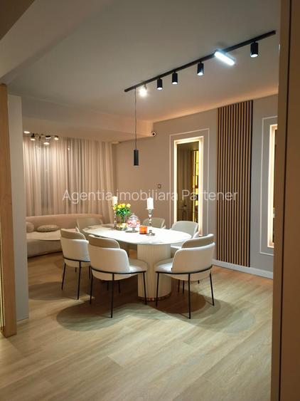 casa / vila Craiovei , RENOVATA /mobilata/utilata ,finisaje superioare - 11