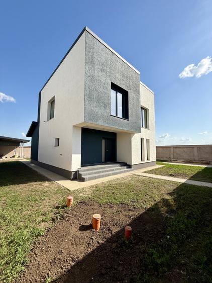 Vilă modernă cu 4 camere | Încălzire în pardoseală | Teren 505 mp