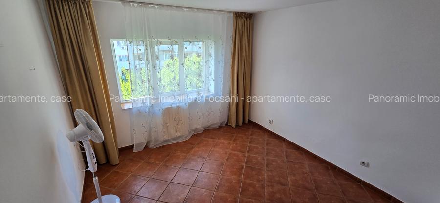 2 camere de vanzare , etaj superior, central  Focsani - 13