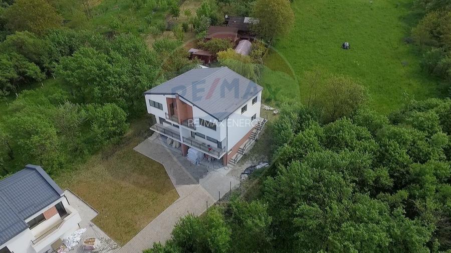 Duplex, 160mp, garaj, complex privat, toate utilitatile, asfalt, com 0 - 4