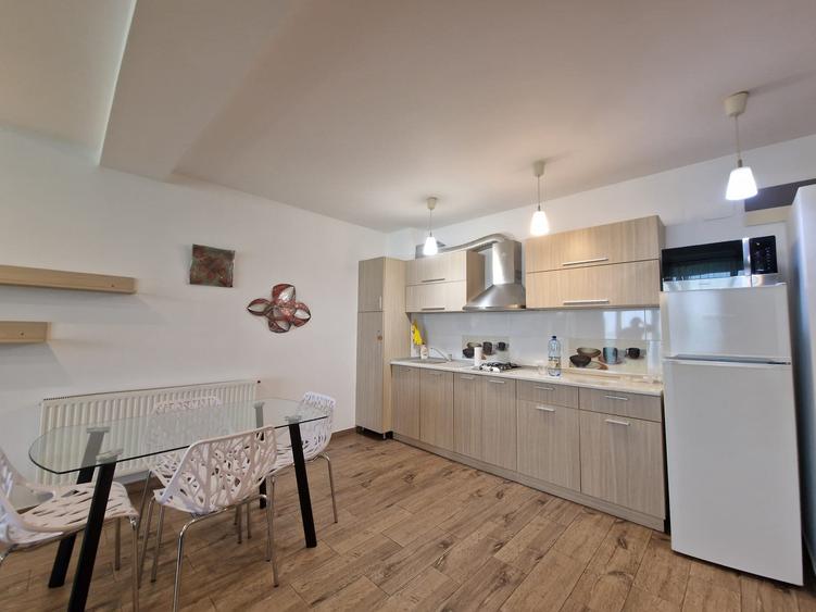 Apartament vedere frontala la lac termen lung