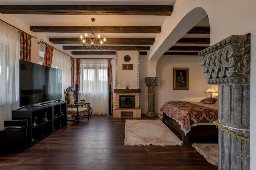 Vila Albatrosului /Reședință de colecție pe malul lacului !! 2051 mp, teren