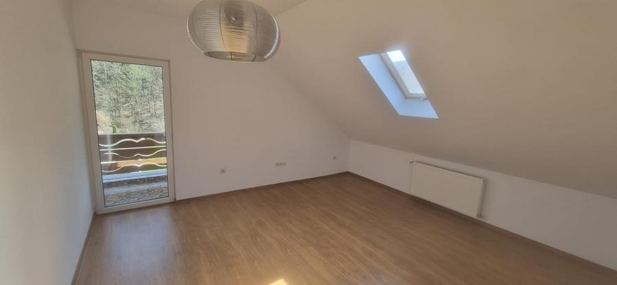 Casa de vanzare zona Podu Jelnei