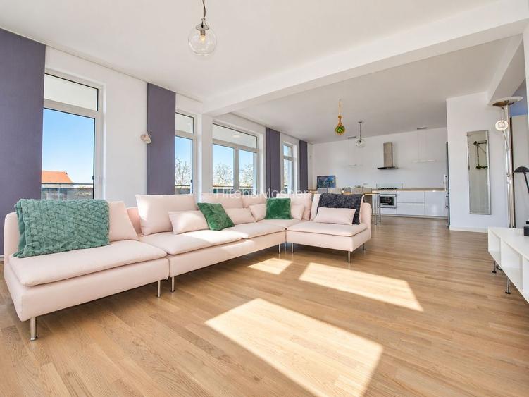 Apartament lux, cu lift personal, parcare, in zona Centrala - Balcescu
