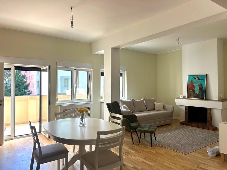 Apartament deosebit, nou renovat in imobil solid, cu arhitectura interbelică