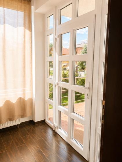 Vilă individuală, mobilată și utilată, teren 800 mp + apartament independent