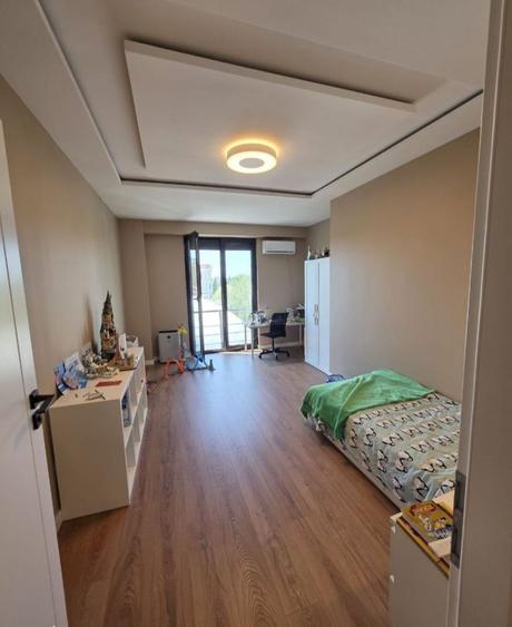 Iancu Nicolae: Apartament cu 4 camere, mobilat si utilat, compound cu piscina !