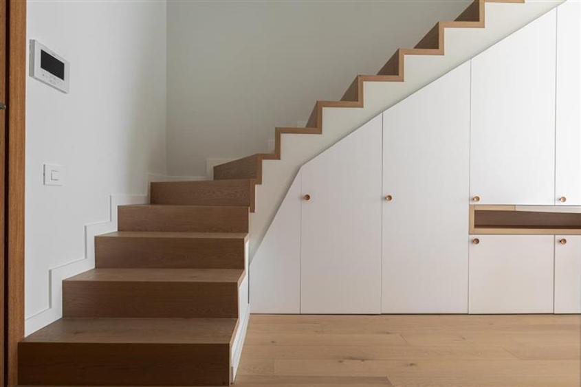 Inchiriere apartament pe 2 niveluri, mobilat si utilat complet, cartier Gheorgh
