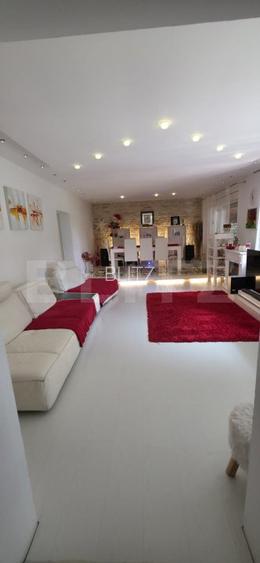 Proprietate Exclusivistă: 2 Case, Piscină și Teren de Tenis pe 3833 mp - 6