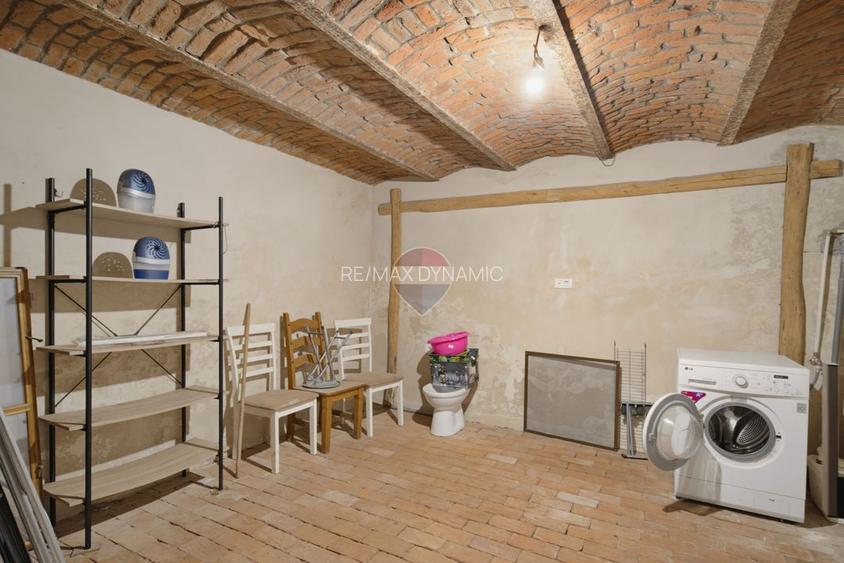 Vilă cu 4 camere de închiriat în zona Intim - 29