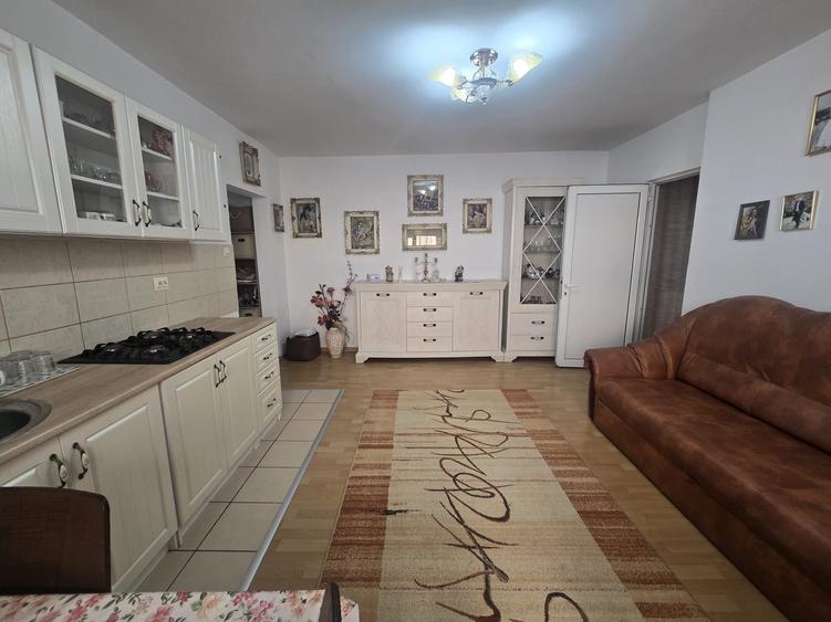 De vanzare Apartament cu 2 dormitoare situat in zona Cetate,