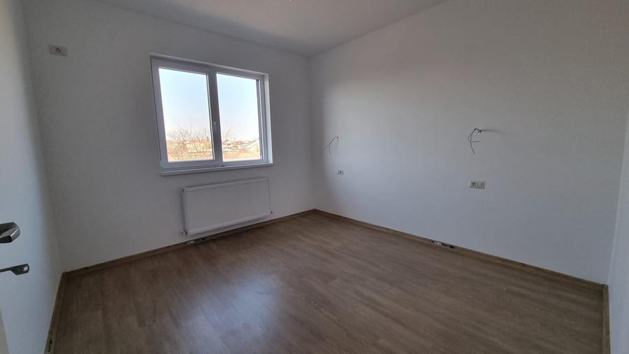 Vila 4 camere, bucatarie separata, zona linistita, parcare, zona Scolii