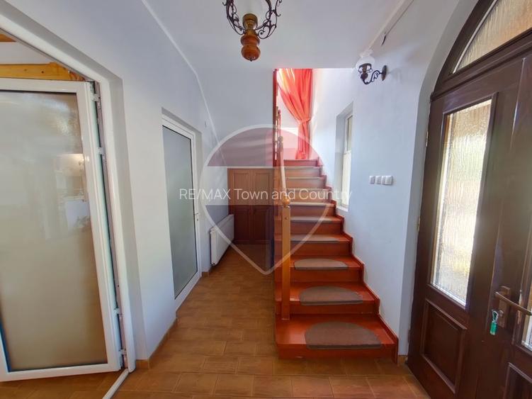 Hotel / Pensiune cu 4 camere de vânzare