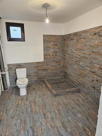 Casa noua  , moderna, zona rezidentiala.