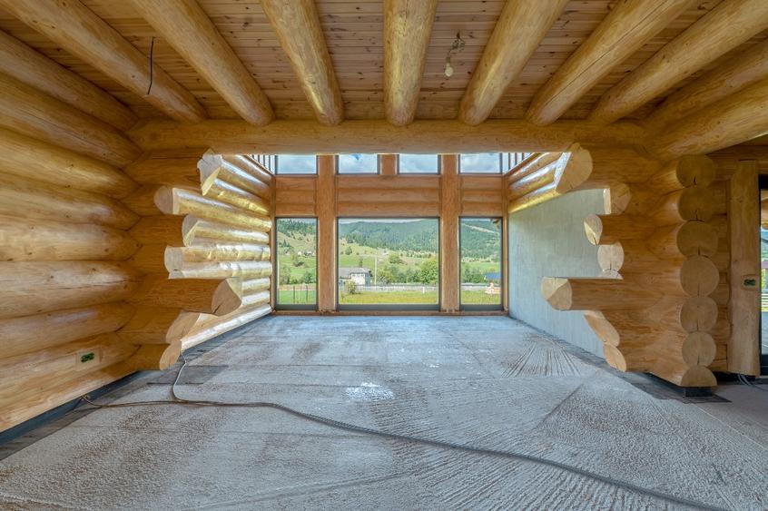 Casă din bușteni masivi | 180 mp | teren 2.440 mp | Vatra Dornei