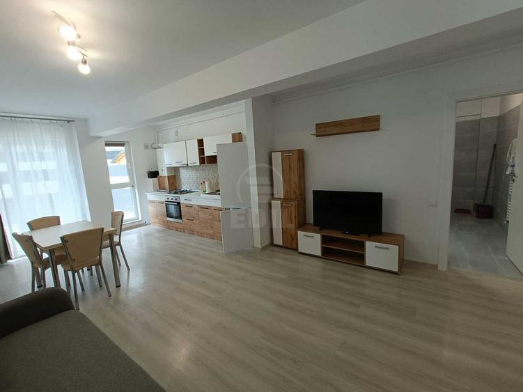 Apartament de 3 camere, cu gradina, zona Cetatii