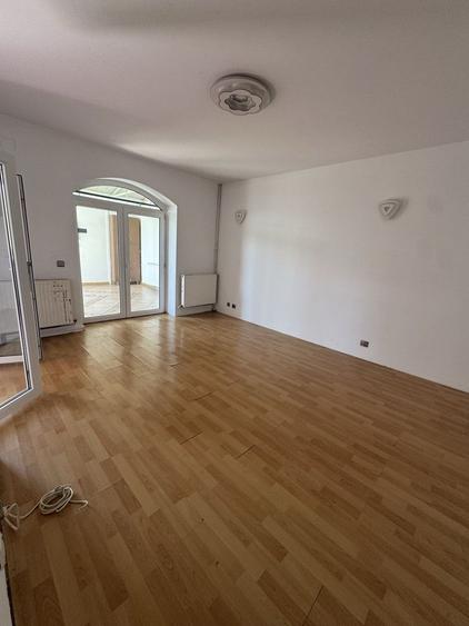 Vilă 6 camere de închiriat, zona Cotroceni – ideală sediu firmă