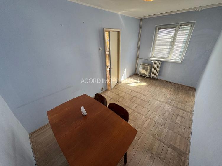 Apartament 3 camere zona Km 4 5 - 5