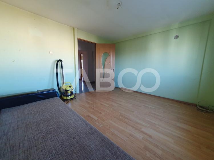 Apartament 3 camere decomandat 80 mp + 2 balcoane zona Teiului