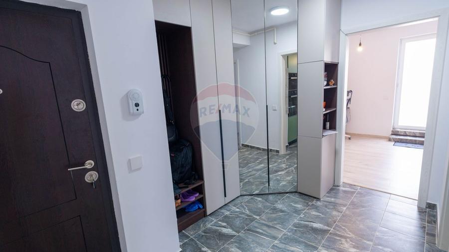 Apartament de vanzare 2 camere, terasa 62 mp, Metrou Dristor