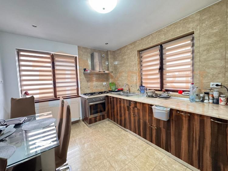 Vila premium de vanzare in Palas | Curte si parcare
