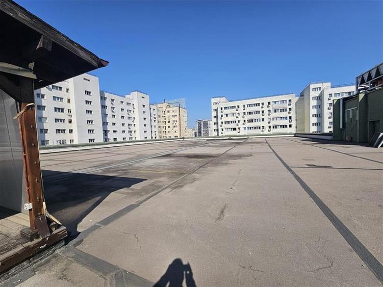 Vanzare cladire pe etaje - pretabil clinica, spital