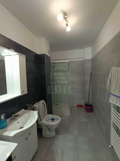 Apartament de 3 camere, cu gradina, zona Cetatii