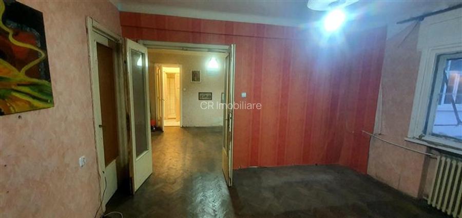 Apartament 3 camere Piata Sfanta Vineri - 3