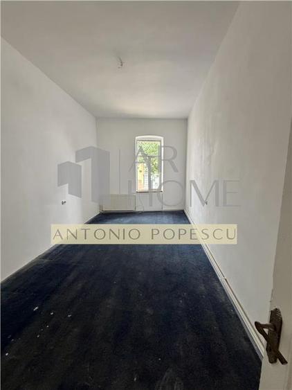 Inchiriere casa 4 camere plus dependinte in Ploiesti, zona ultracentrala