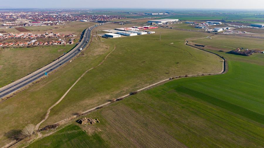Teren de 107,000mp în zona industrială Zădareni