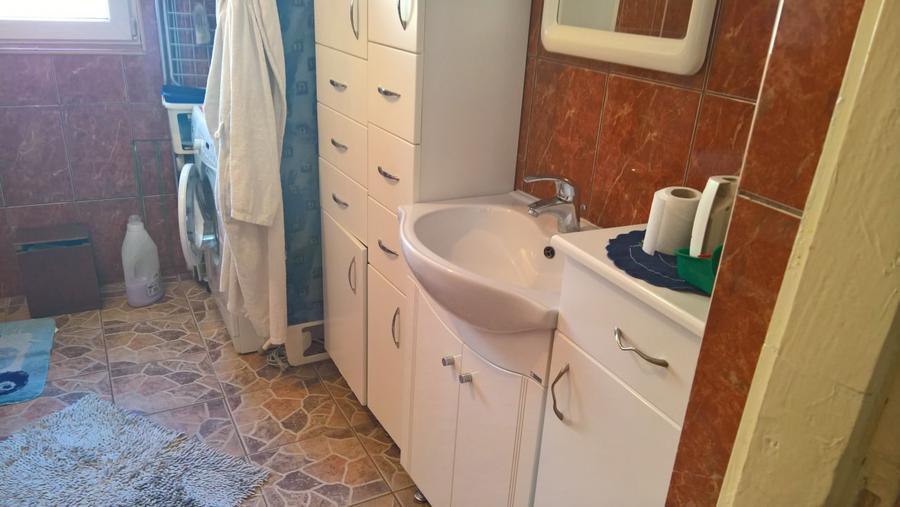 Apartament 3 camere in vila zona Colinei