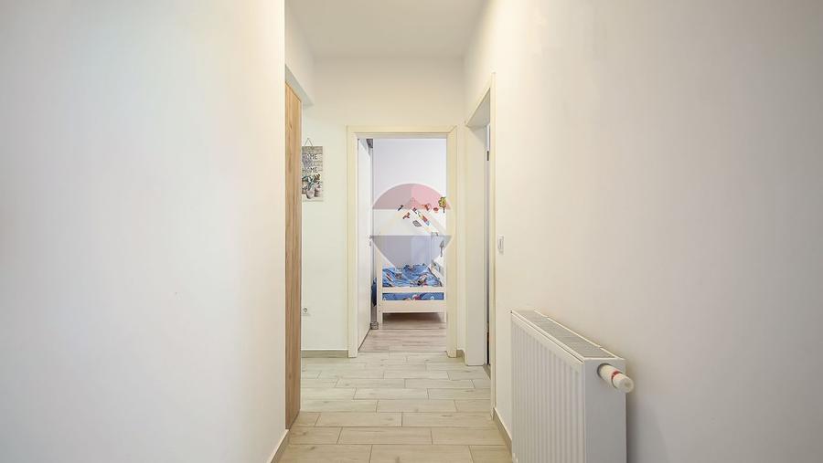 Apartament 3 camere Maurer Tractorul Balcon generos, Parcare și Boxă
