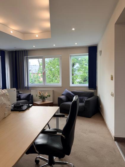 Casin, 3 camere spatiu pentru birouri in vila comision 0 %.
