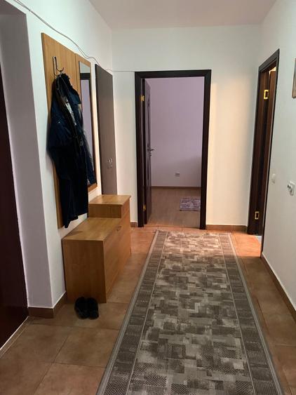 Apartament 2 camere Floresti, zona Florilor, decomandat, cu parcare