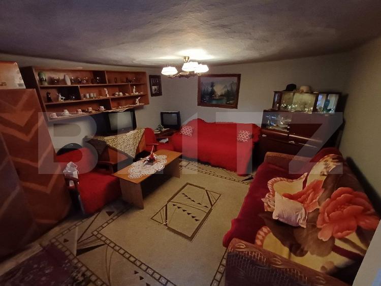 Casa cu 3 camere, 80 mp + 11 arii teren, Localitatea Teaca