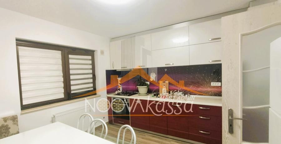 Casă P+1 de vânzare în Ovidiu Sud – 3 dormitoare, 3 garaje, teren 552 mp