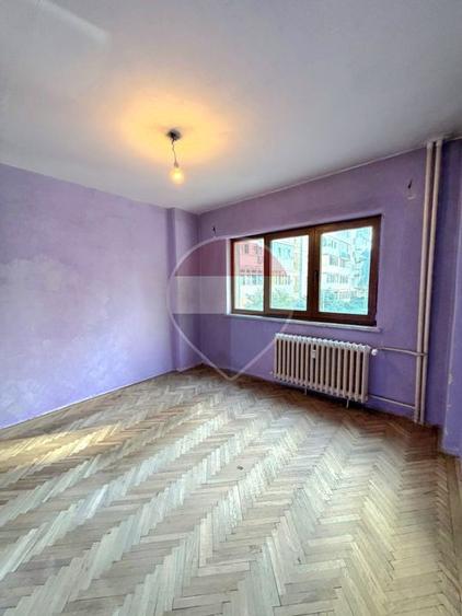 3 decomandate, etaj 1, zona Ciuperca