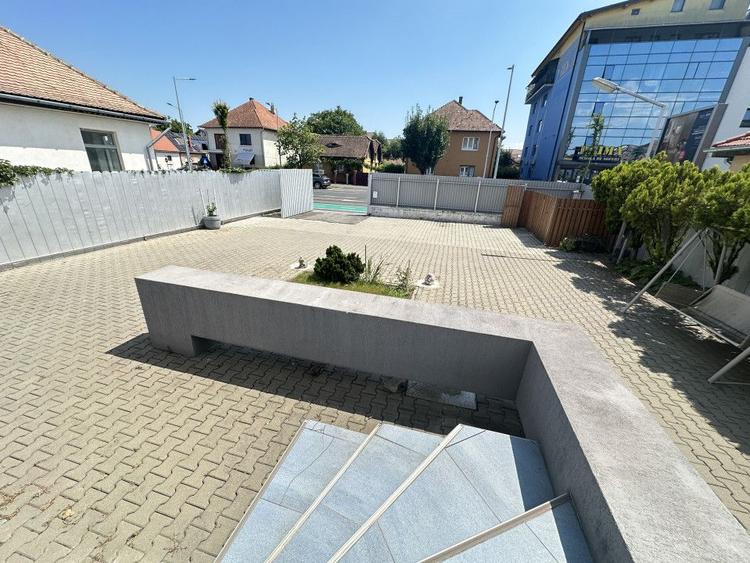 Cladire comerciala/birouri 300mp Calea Dumbravii