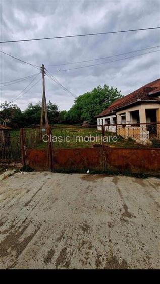 Vanzare casa individuala 4 camere in Aghiresu cu teren de 1355 mp, jud Cluj