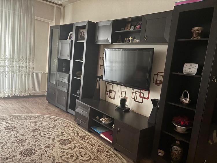 APARTAMENT 3 CAMERE 4/8  83 MP BL 1991 MONOLIT  5 MINUTE METROU VEDERE MIXTA