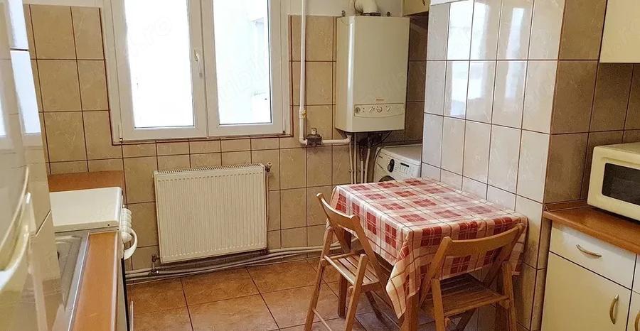 3 camere decomandat P-ta Victoriei // Centrala proprie // Bloc anvelopat