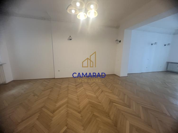 Apartament de închiriat în Piața Victoriei, 115 mp, centrală proprie