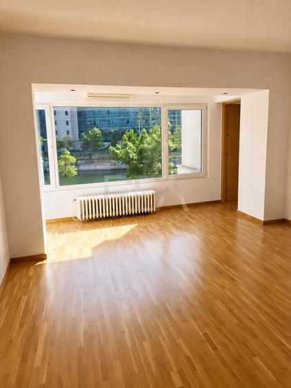 4 camere Unirii/Mircea Voda, centrală, et. 1, an 1987, metrou