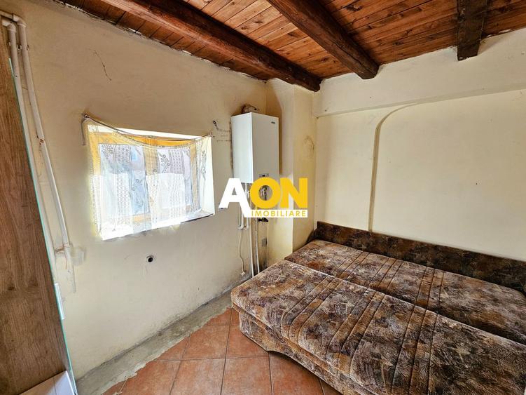 1/2 Duplex, 4 camere, 300 mp teren, toate utilitatile, Cetate