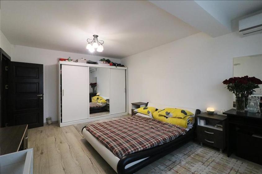 Bloc tip vila PALAS MALL 3 camere + Parcare